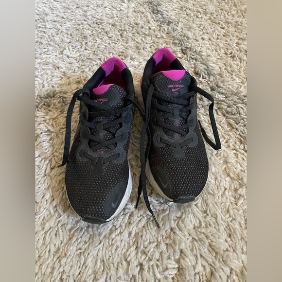 Nike Renew Run Women Running Shoes - Picture 2 of 5
